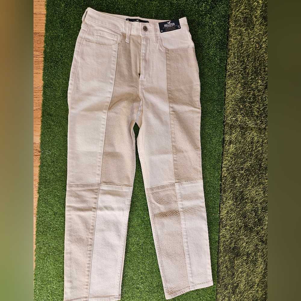 Hollister Beige and White Pattern Pants (3R)